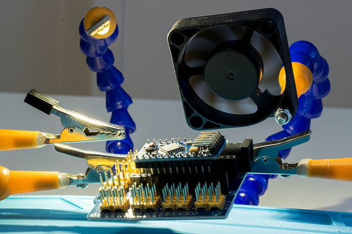 Third-Eighth%20hand%20soldering%20help-3%20-%20IMG_0039