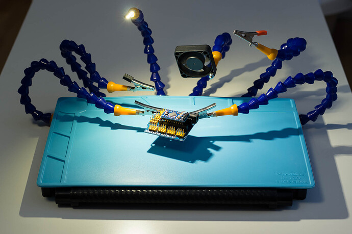 Third-Eighth%20hand%20soldering%20help-1%20-%20IMG_0023